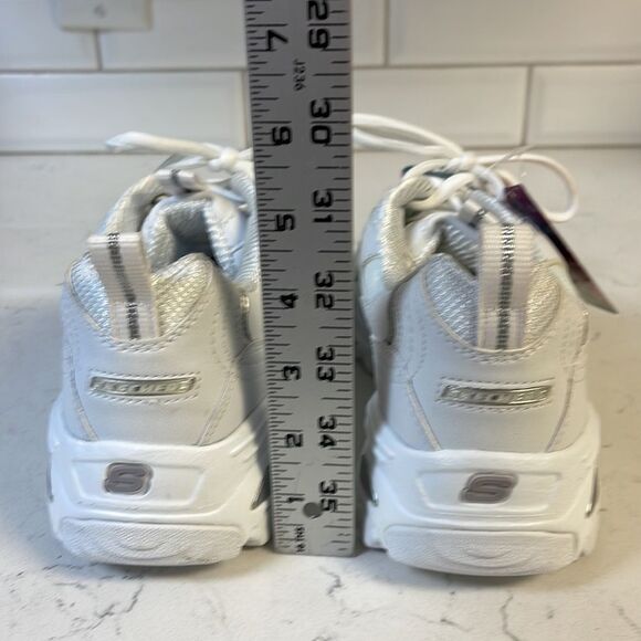 Skechers WOMEN'S D'Lites - Fresh Start Size 9, White, Like New - Picture 3 of 16